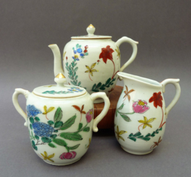 Vintage Chinese Jingdezhen porcelain tea pot with creamer set