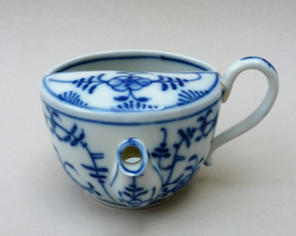 Tettau Strawflower porcelain sip cup