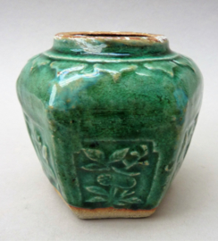 Chinese turquoise groen geglazuurde Shiwan gemberpot