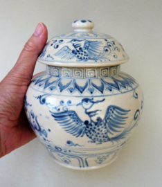 Vietnamese blauw wit pottery dekselvaas