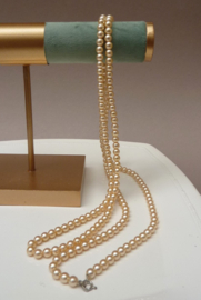 Lange majorica parelketting