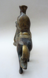 Chinese verguld bronzen sculptuur Guanyin te paard 19e eeuw