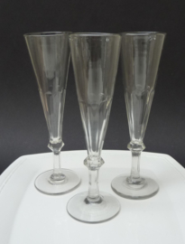 Drie champagne flute glazen 19e eeuw