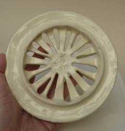 Martres Tolosane faience uien knoflook pot met deksel