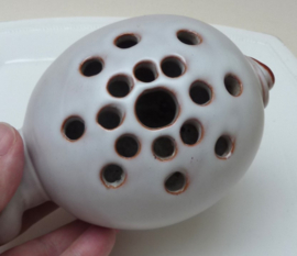 Studio pottery droogbloemsteker Varkentje