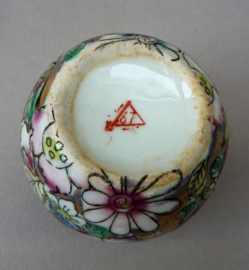 Chinees porseleinen miniatuur gemberpotje met millefleurs decoratie