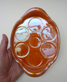 Art Deco oranje lusterware porseleinen eierdopjes op schaal