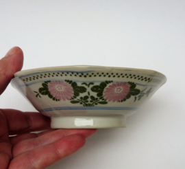 Chinese porcelain bowl green blue pink decoration