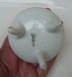 Martinroda porcelain footed trinket box