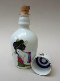 Japanse porseleinen Geisha sake fles met kommetje