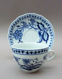 Kahla Blue Onion Zwiebelmuster cup with saucer