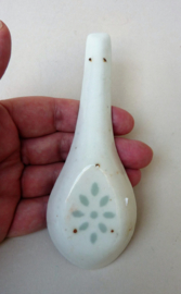 Chinese Wanyu rice grain porcelain spoon