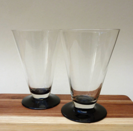 A pair of Art Deco water tumblers with black foot