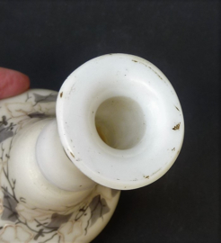 Wit opaline glas parfumflesje 19e eeuw