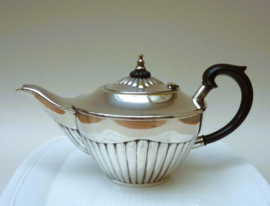 Antique English Edwardian silver plated teapot