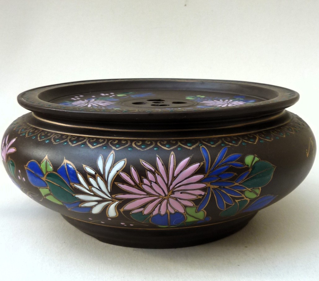 Yixing zisha pottery enameled tea warmer