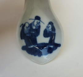 Chinese porcelain spoon Fu Lu Shou pattern