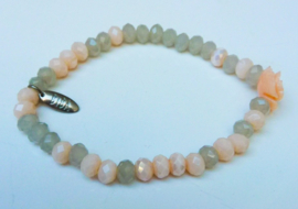 Biba armband roze en grijze facetkralen en roosje