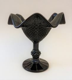 Persglazen Diamond point Black dessert coupe op voet