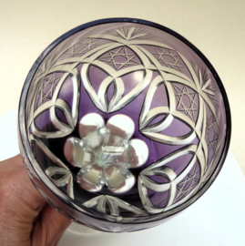 Antiek kristallen cut to clear geslepen wijnglas magenta