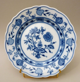 Carl Teichert Meissen Blue Onion porcelain plate 22 cm