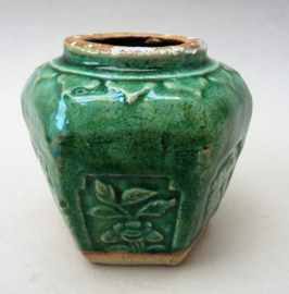 Chinese turquoise groen geglazuurde Shiwan gemberpot