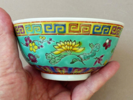 Jiangxi Chu Pin Jingdezhen porseleinen turquoise kom met bloemen