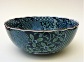 Kozan Gama Japan Minoyaki porcelain bowl