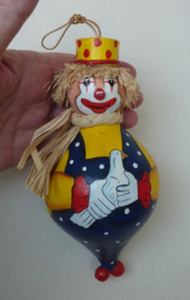 Hanger Clown papier mache