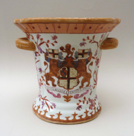 Edme Samson Paris Chinese Export style armorial porcelain vase