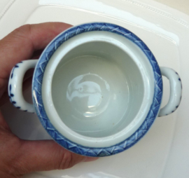 Antique Dutch blue and white Long Eliza chinoiserie porcelain lidded sugar jar