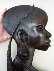 Grote ebbenhouten wandsculptuur Afrikaanse vrouw