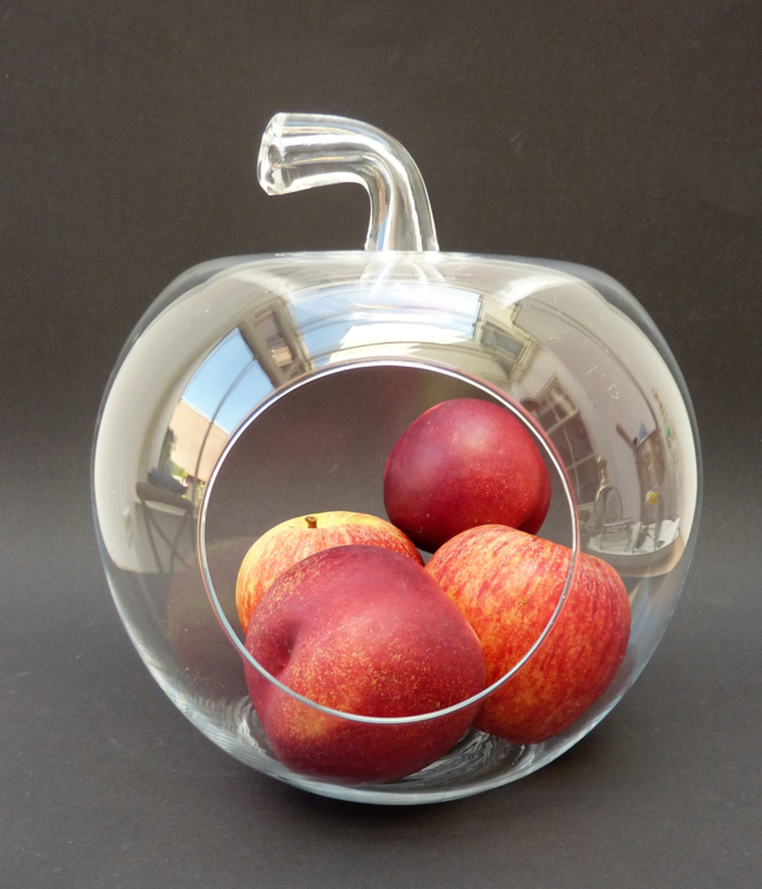 Glass Apple Fruit Bowl Pressed Glass Plates Platters And Bowls La Vitrine De Caroline