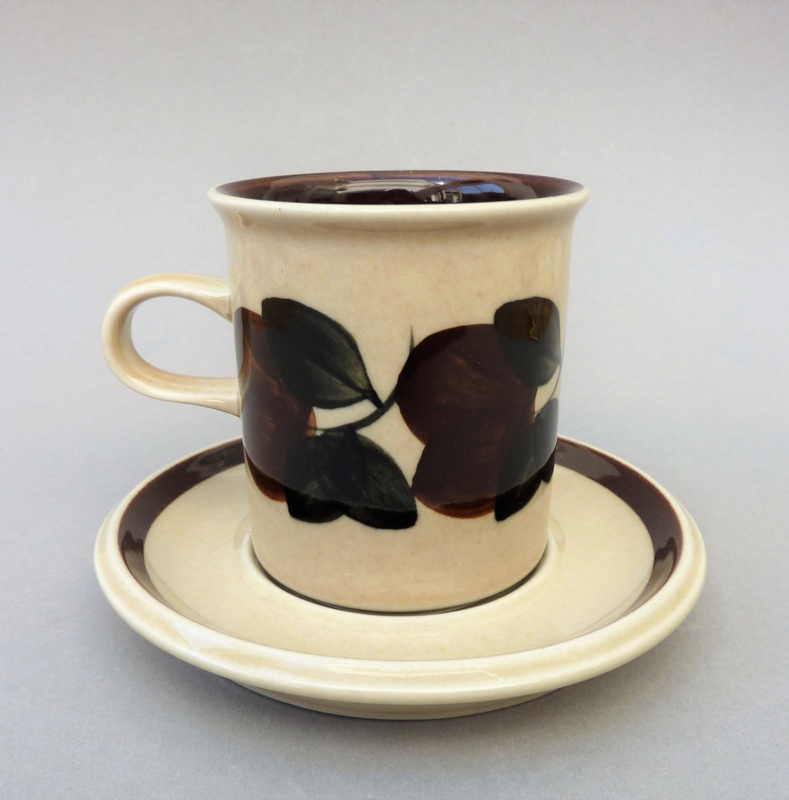 Arabia Ruija coffee cup with saucer | Arabia Ruija | La Vitrine de