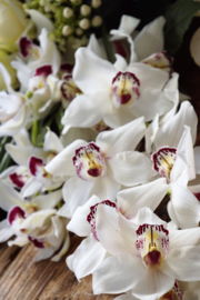 Rouwarrangement Cynbiduim Orchideeën groot