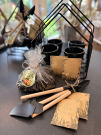 ''Let Love Grow" pakket home