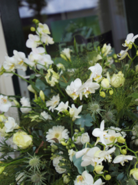 Rouwtak met orchideeën
