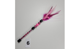 Teasers met kralen en veren  in diverse kleuren (handgemaakt)