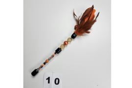 Teasers met kralen en veren  in diverse kleuren (handgemaakt)