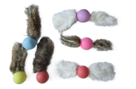 Kleurrijk balletje met konijnenvacht (handgemaakt)