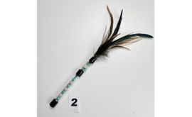 Teasers met kralen en veren  in diverse kleuren (handgemaakt)