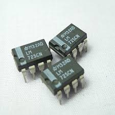 LM725CN