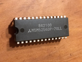 M5M5256DP-70LL