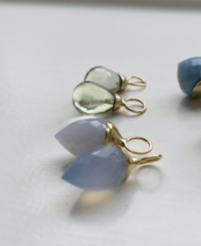 Gouden Creolen met blauwgrijze Maanstenen (14krt)