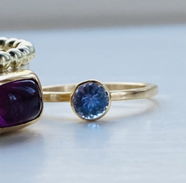14krt gouden ring met Tanzaniet