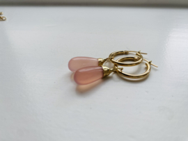 Gouden creolen met roze Chalcedone (14krt)