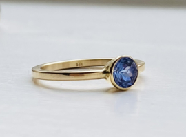 14krt gouden ring met Tanzaniet