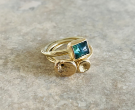 Gouden ring met blauw/groene Toermalijn