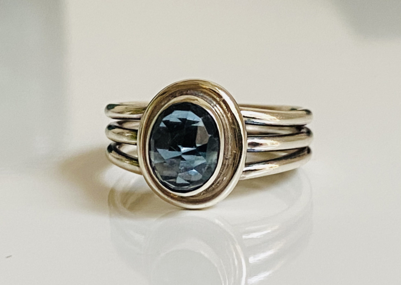 Zilveren ring met London Blue Topaas