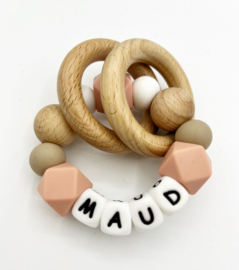 Bijtring |  Oud roze, licht taupe, wit | Met naam